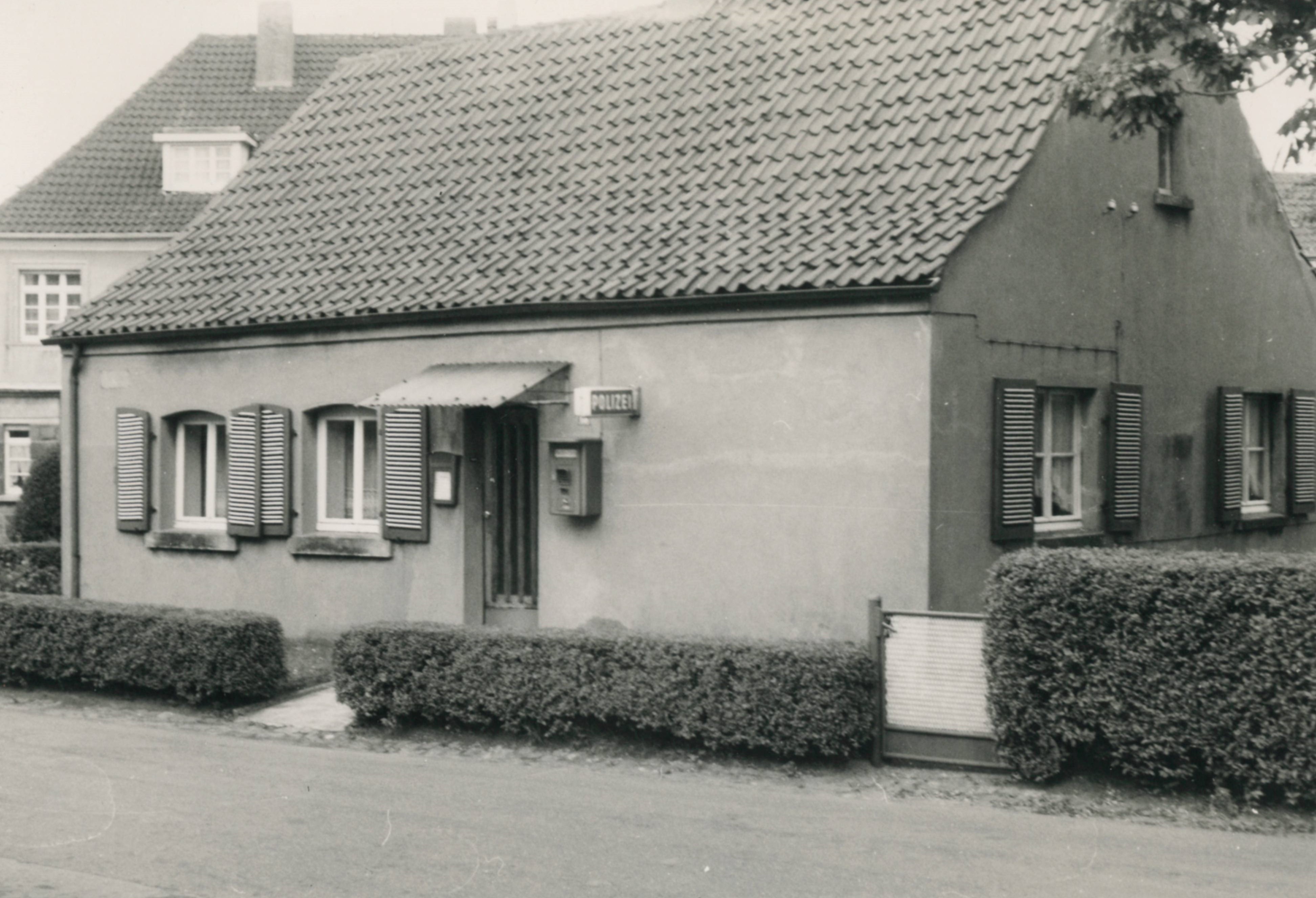 Polizeiposten Löttringhausen 1967 schwarz-weiß Außenansicht