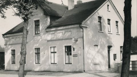 Polizeiposten Hausfront schwarz-weiß von 1967